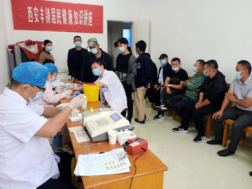 西安丰镇：献血传爱心 人间遍真情 (2)_副本.jpg